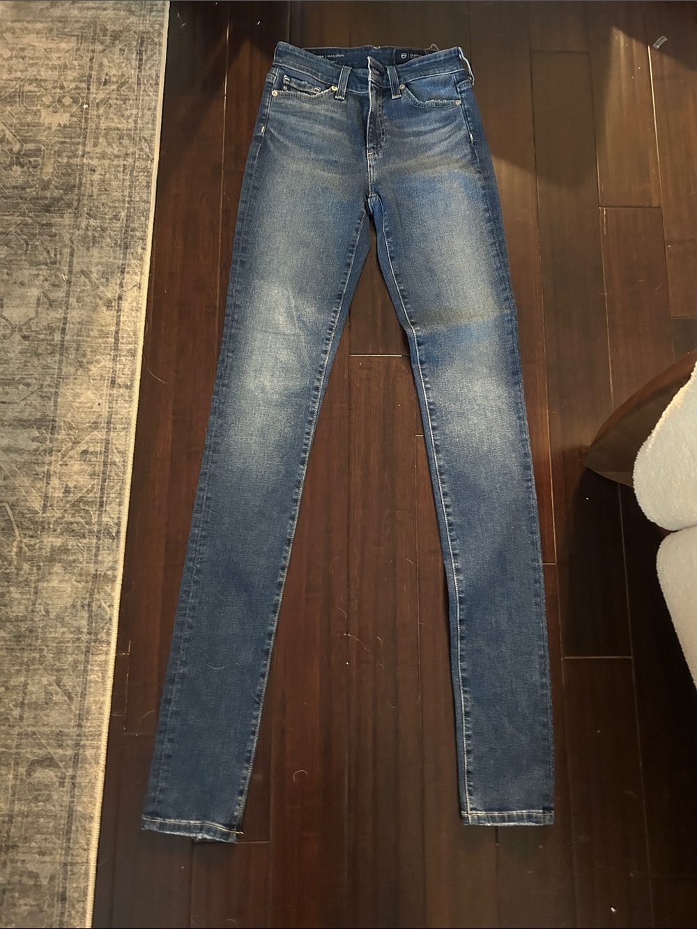 AG viola mid rise Classic Slim Women's Blue Jeans